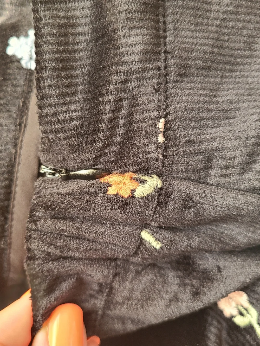 Cider Black Wide-Leg Velvet Pants with Embroidered Floral Accents - Picture 4 of 5